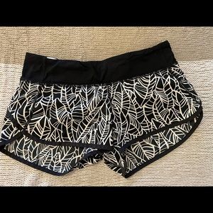 Lululemon size 6 speed up shorts